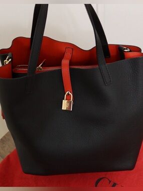Carolina Herrera BLACK MATRYOSHKA LOCKED M